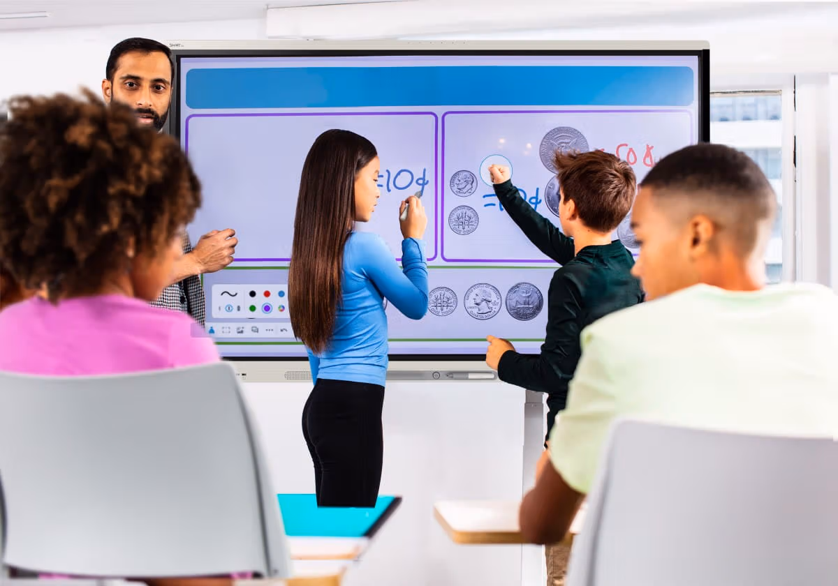 Students-and-Teacher-Collaborating-on-SMART-Interactive-Display